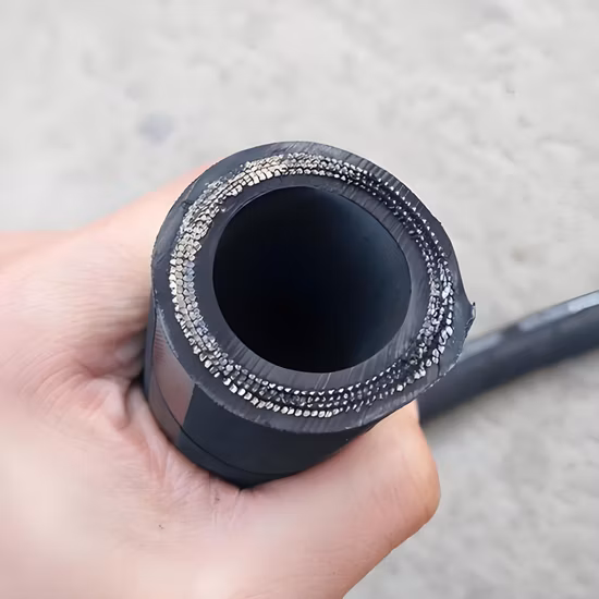 Durata di servizio estremamente lunga Aria Olio Acqua Gas Tubo flessibile per carburante Escavatore Tubi flessibili in gomma idraulici Assemblaggio di tubi flessibili ad alta pressione